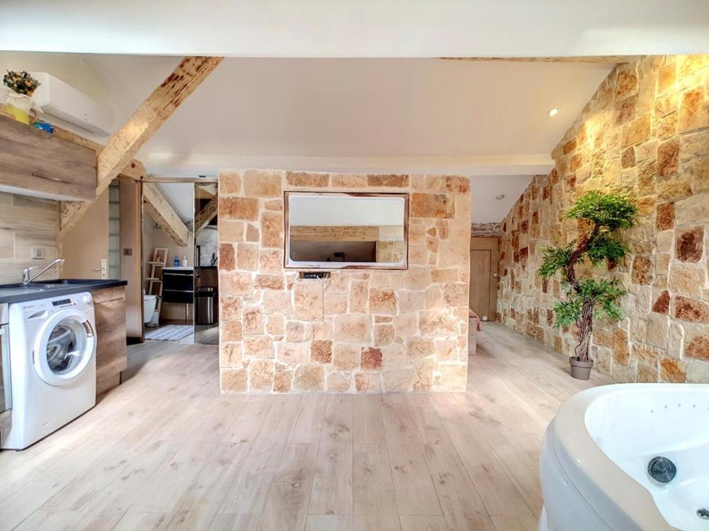 Love Room Jacuzzi Croisette Канни Екстер'єр фото