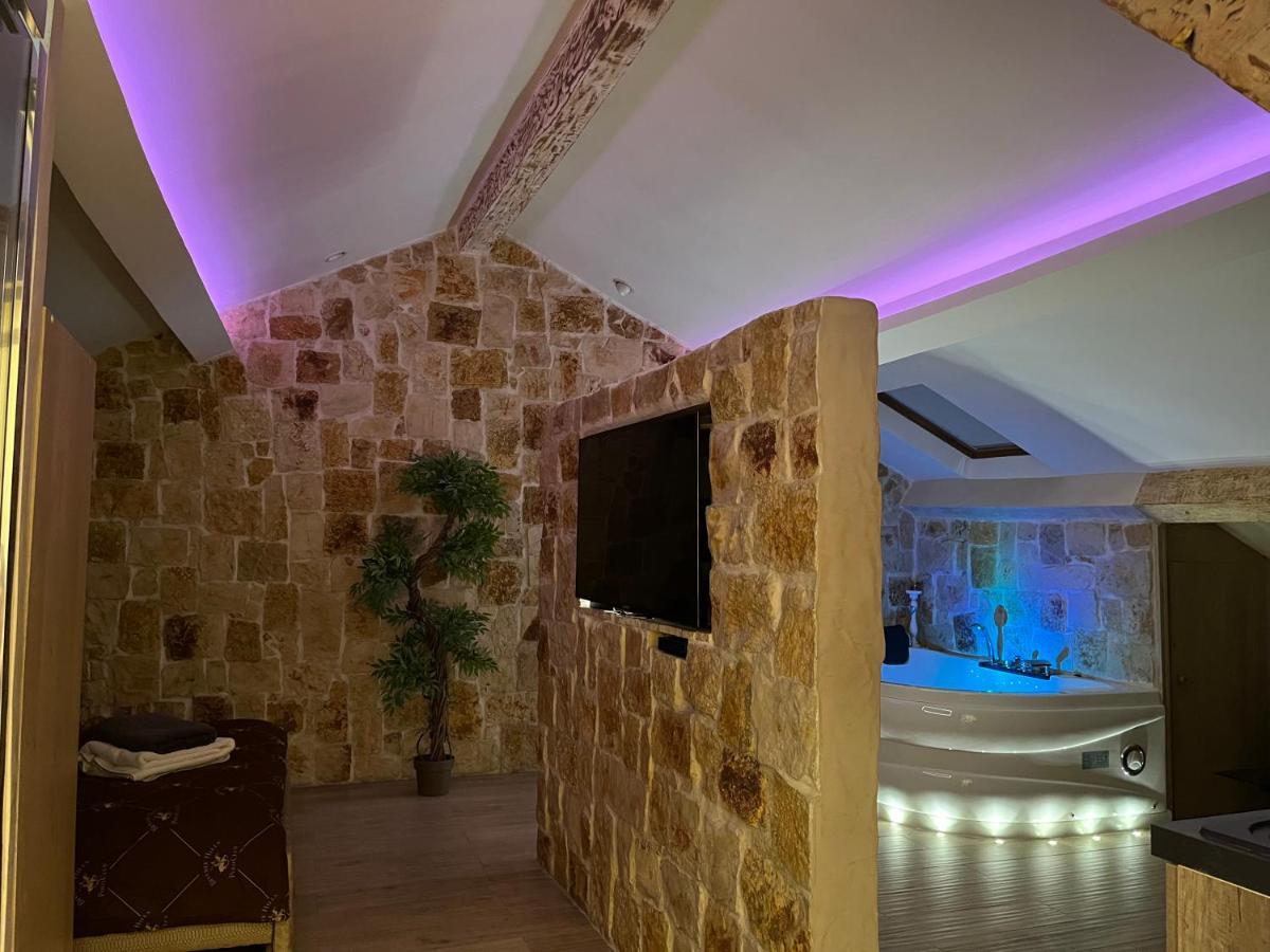 Love Room Jacuzzi Croisette Канни Екстер'єр фото