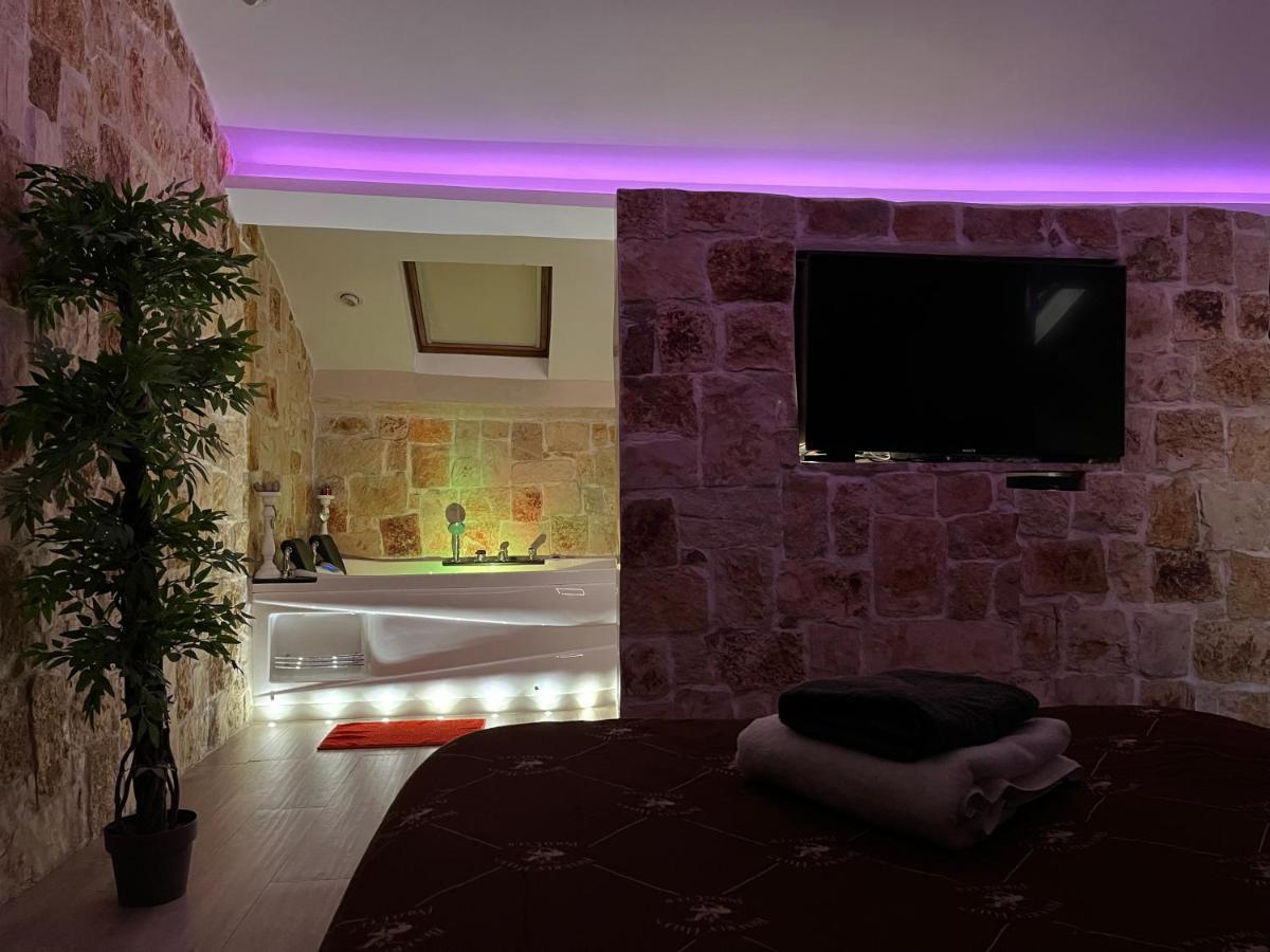 Love Room Jacuzzi Croisette Канни Екстер'єр фото