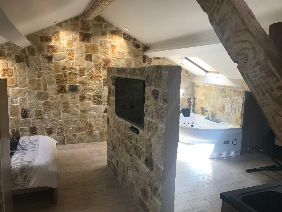 Love Room Jacuzzi Croisette Канни Екстер'єр фото