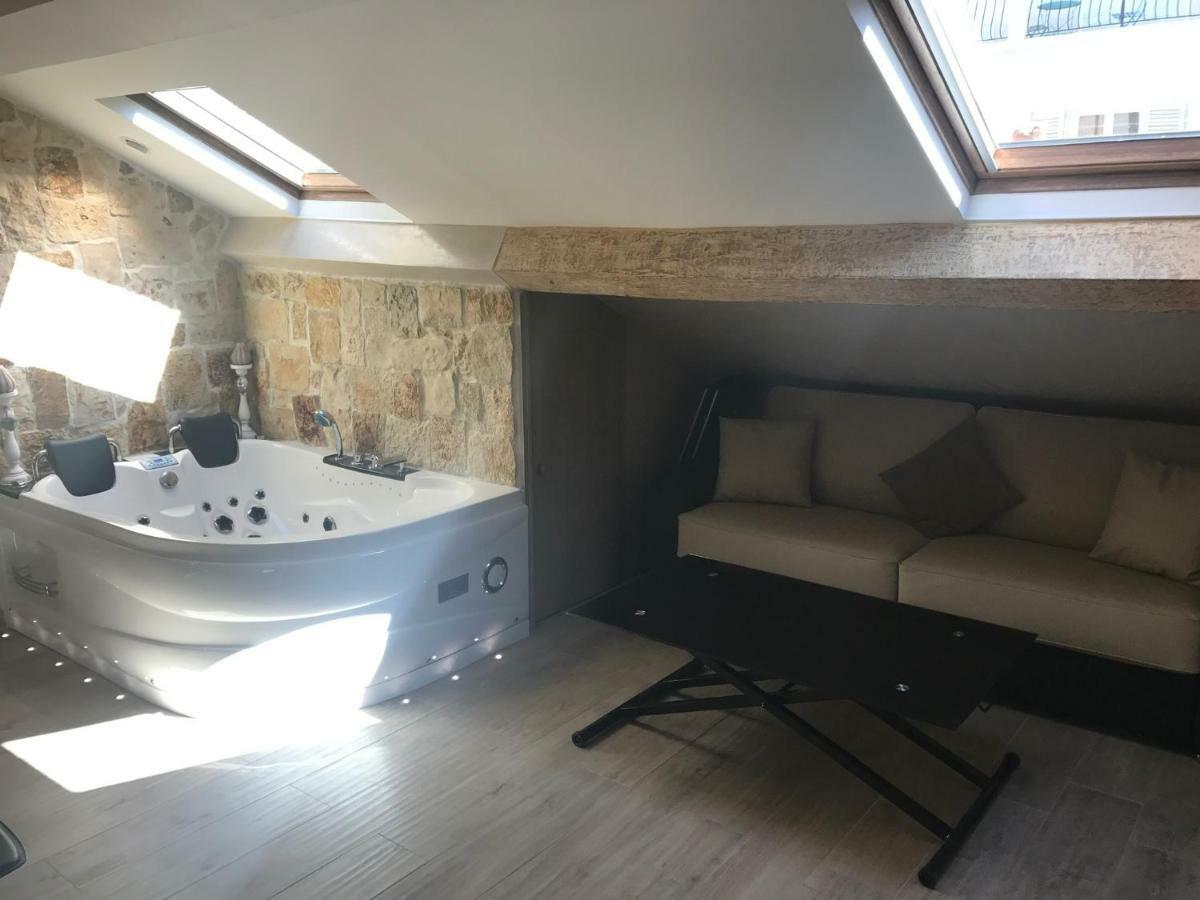 Love Room Jacuzzi Croisette Канни Екстер'єр фото