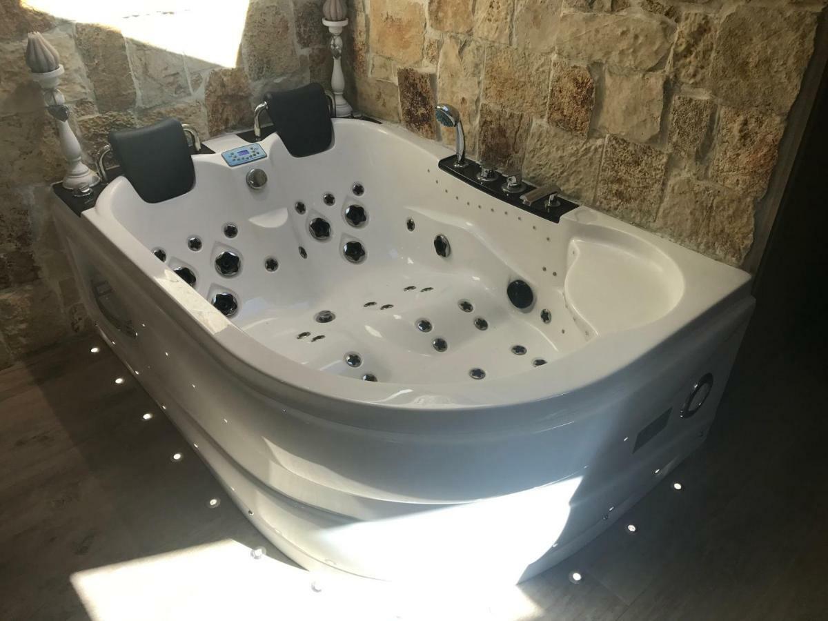 Love Room Jacuzzi Croisette Канни Екстер'єр фото
